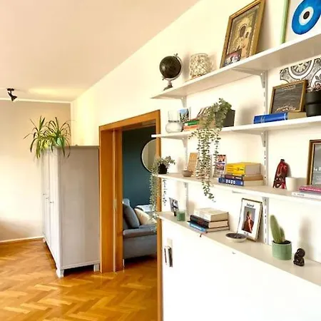 شقة Wunderschoene Altbauwohnung Mit Balkon - 102 Qm