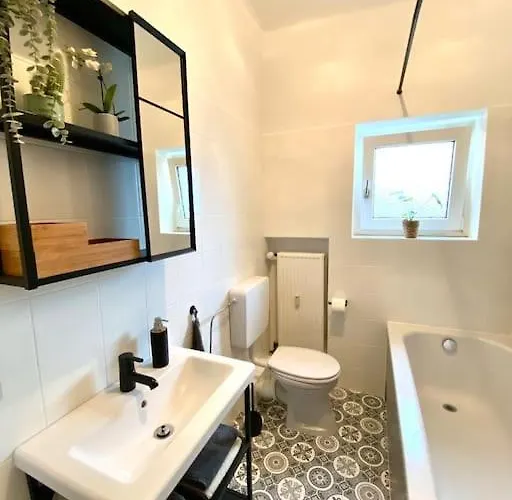 Wunderschoene Altbauwohnung Mit Balkon - 102 Qm Aquisgrano